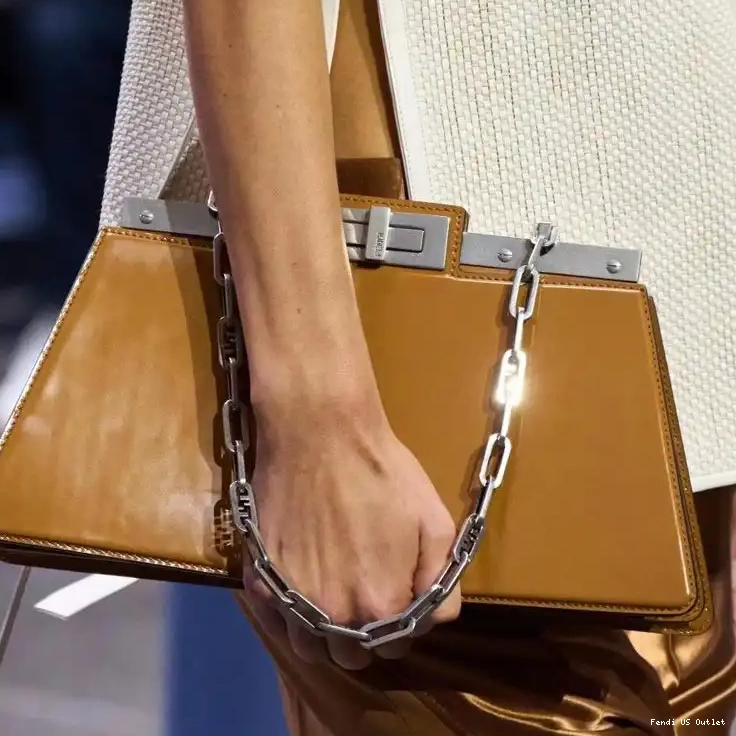 Medium Leather Cut In Peekaboo Calf Bag Brown Fendi 0508